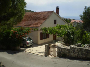 Apartments with a parking space Mavarstica, Ciovo - 12435